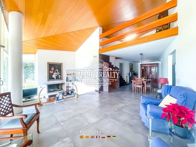 4 bedroom Villa for sale in Mataró with pool garage - € 695,000 (Ref: 8854542)