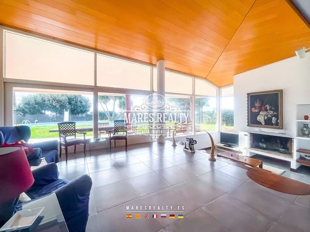 4 bedroom Villa for sale in Mataró with pool garage - € 695,000 (Ref: 8854542)