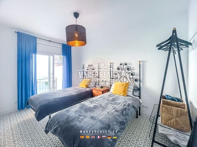 3 slaapkamer Halfvrijstaande villa te koop in Calella - € 479.000 (Ref: 8866781)