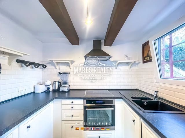 3 bedroom Villa for sale in Santa Susanna with pool garage - € 316,000 (Ref: 8866782)