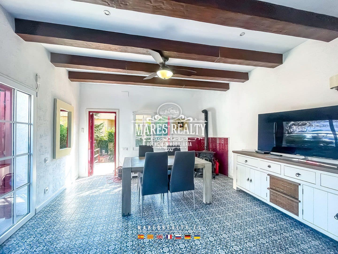 3 soverom Villa til salgs i Santa Susanna med svømmebasseng garasje - € 316 000 (Ref: 8866782)