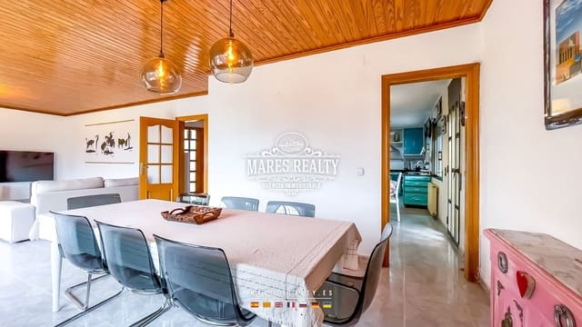 4 makuuhuone Huvila myytävänä paikassa Lloret de Mar mukana uima-altaan 
autotalli - 510 000 € (Ref: 8879687)