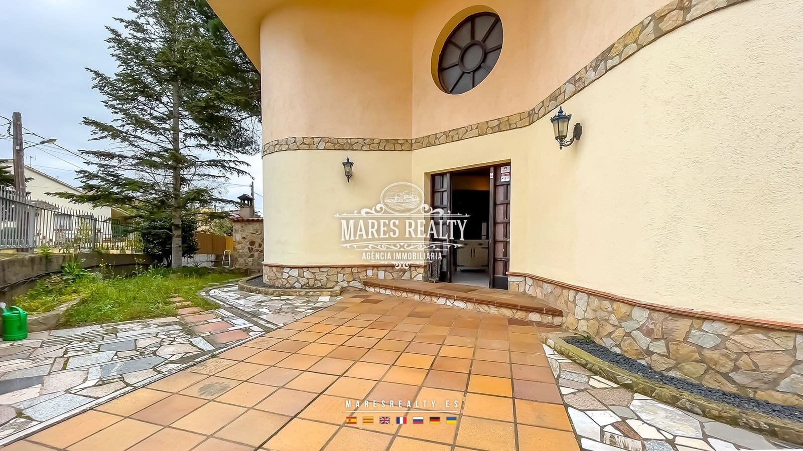 4 bedroom Villa for sale in Lloret de Mar with pool garage - € 510,000 (Ref: 8879687)