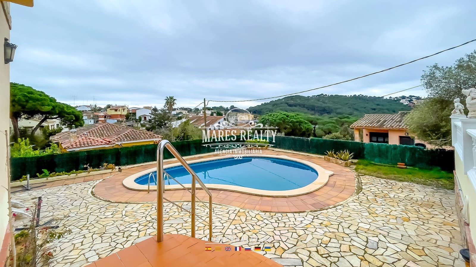 4 bedroom Villa for sale in Lloret de Mar with pool garage - € 510,000 (Ref: 8879687)