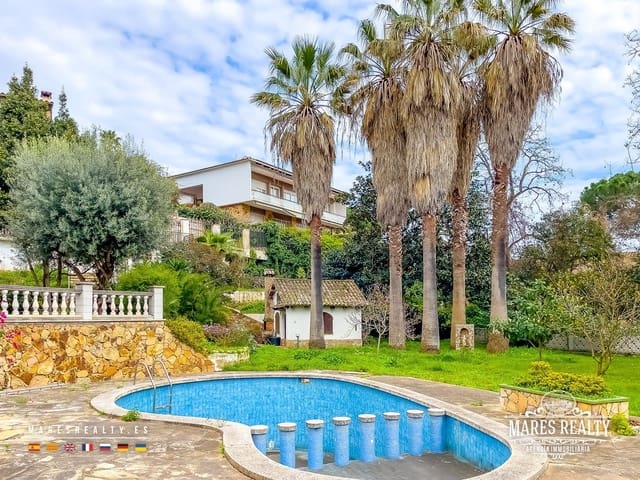 6 bedroom Villa for sale in Lloret de Mar with pool - € 750,000 (Ref: 8901785)
