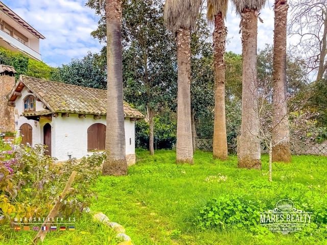 6 bedroom Villa for sale in Lloret de Mar with pool - € 750,000 (Ref: 8901785)