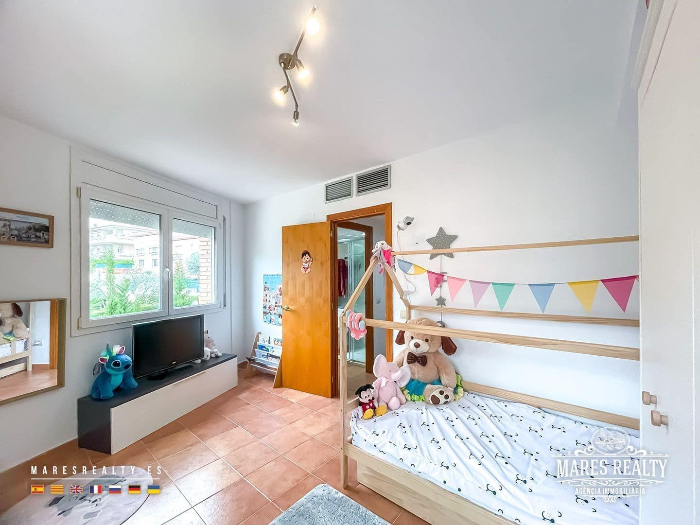 4 slaapkamer Halfvrijstaande villa te koop in Canet de Mar met garage - € 645.000 (Ref: 8905090)