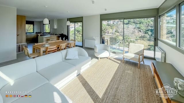 4 soveværelse Villa til salg i Roca Grossa, Lloret de Mar med garage - € 670.000 (Ref: 8914753)