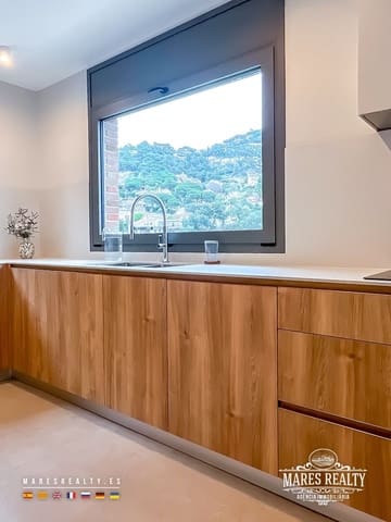 4 soveværelse Villa til salg i Roca Grossa, Lloret de Mar med garage - € 670.000 (Ref: 8914753)