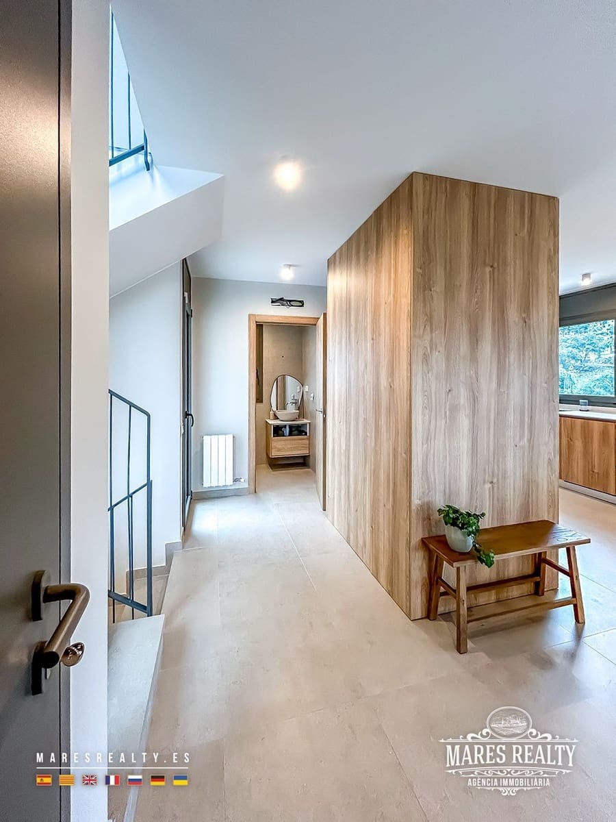 4 soveværelse Villa til salg i Lloret de Mar med garage - € 670.000 (Ref: 8914753)