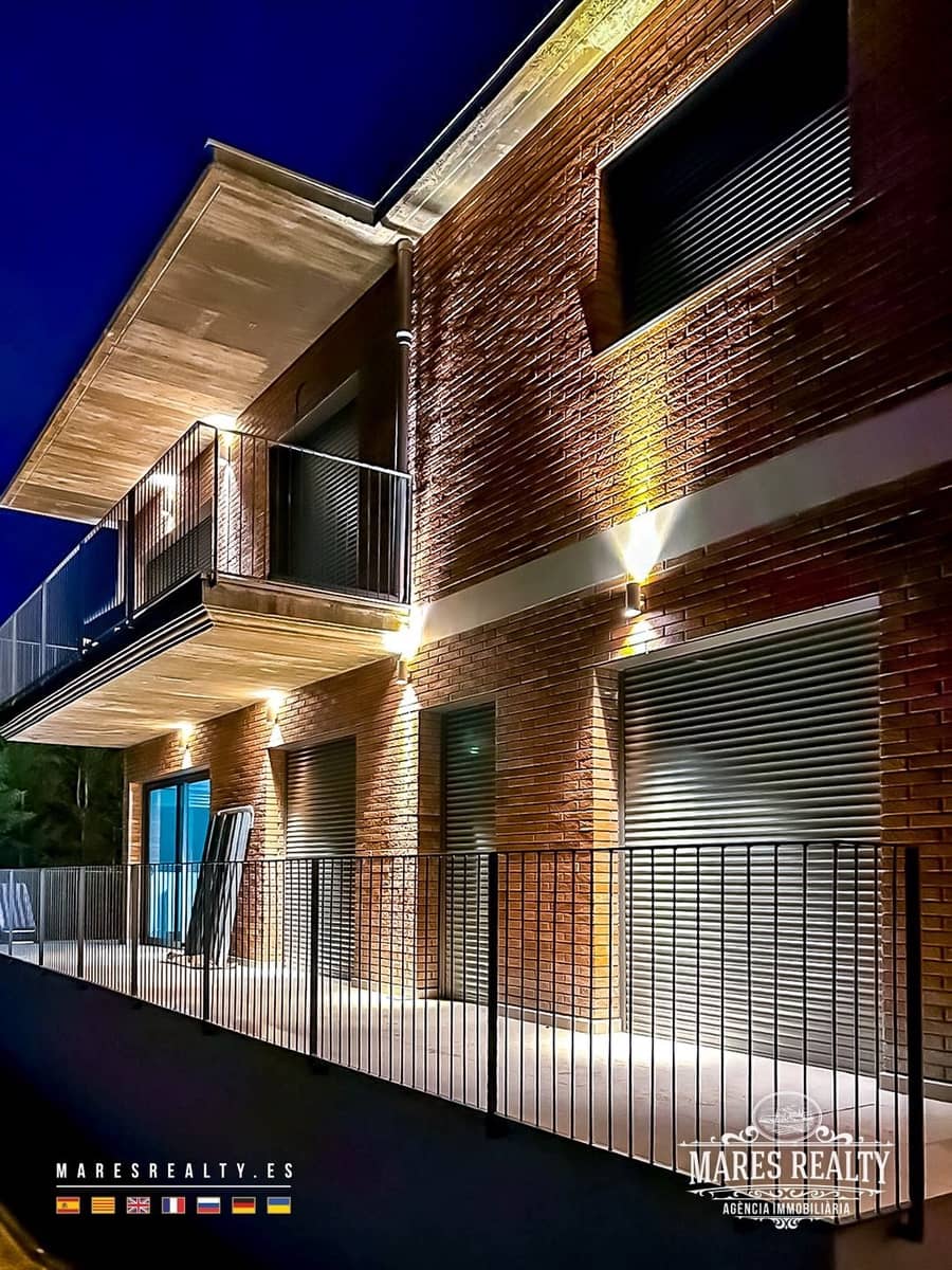 4 soveværelse Villa til salg i Lloret de Mar med garage - € 670.000 (Ref: 8914753)