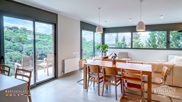 4 soveværelse Villa til salg i Roca Grossa, Lloret de Mar med garage - € 670.000 (Ref: 8914753)