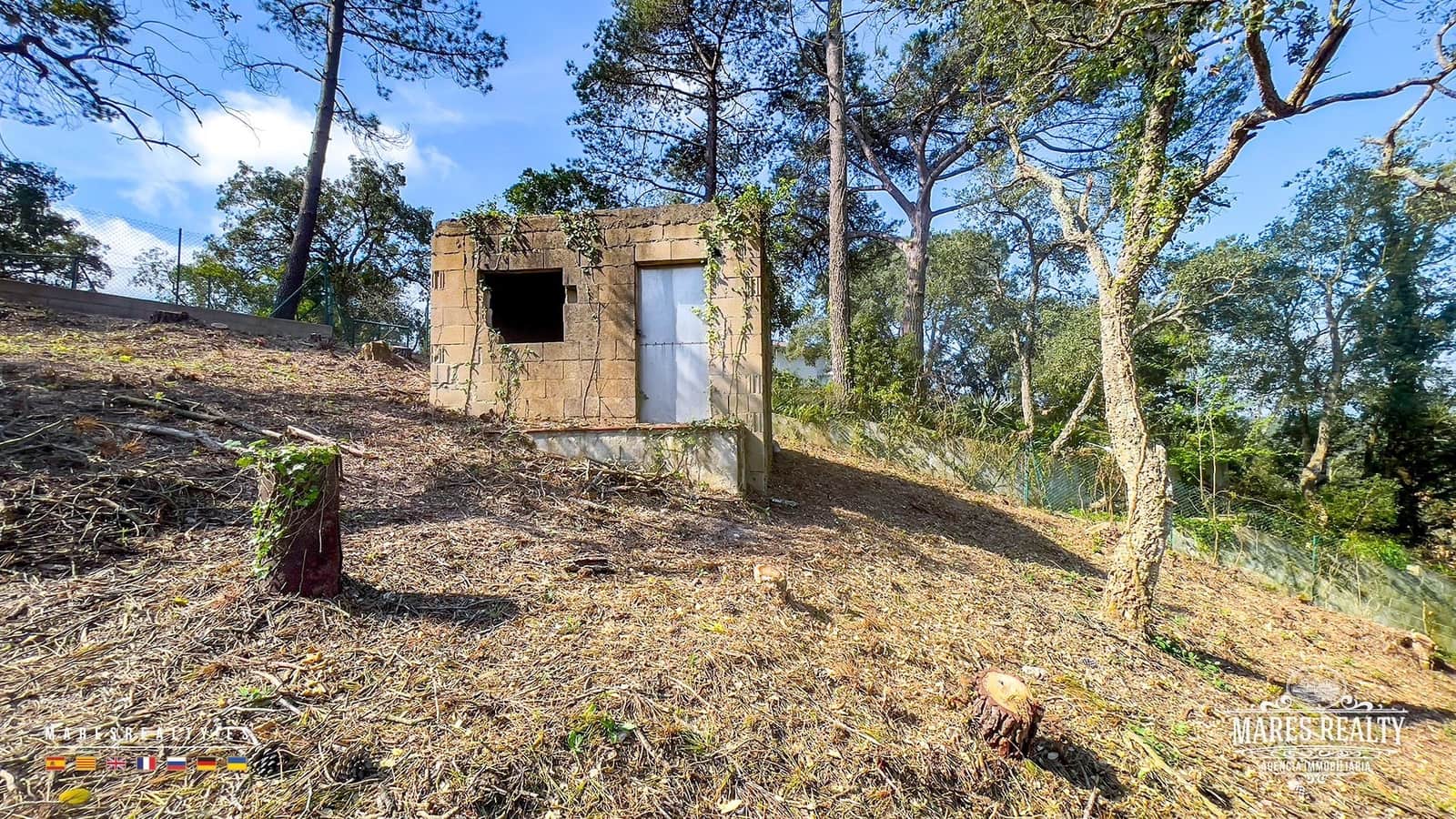 Grunde uden byggetilladelser til salg i Vidreres - € 50.000 (Ref: 8929778)