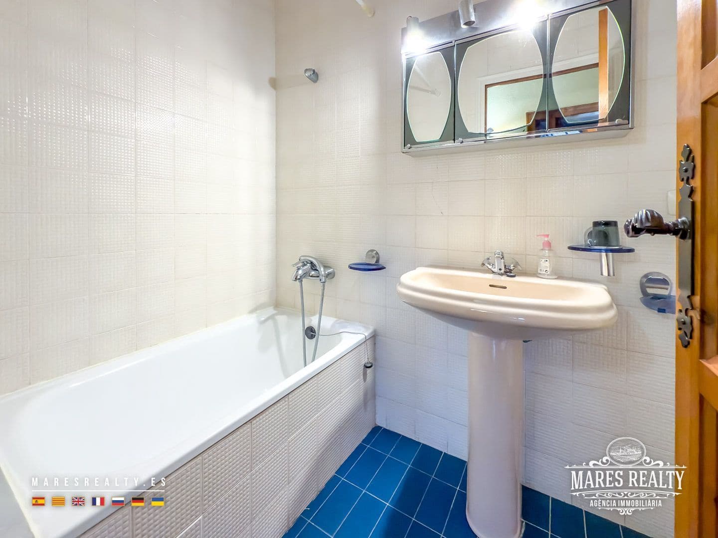 7 soveværelse Villa til salg i Lloret de Mar med swimmingpool - € 310.000 (Ref: 8980091)