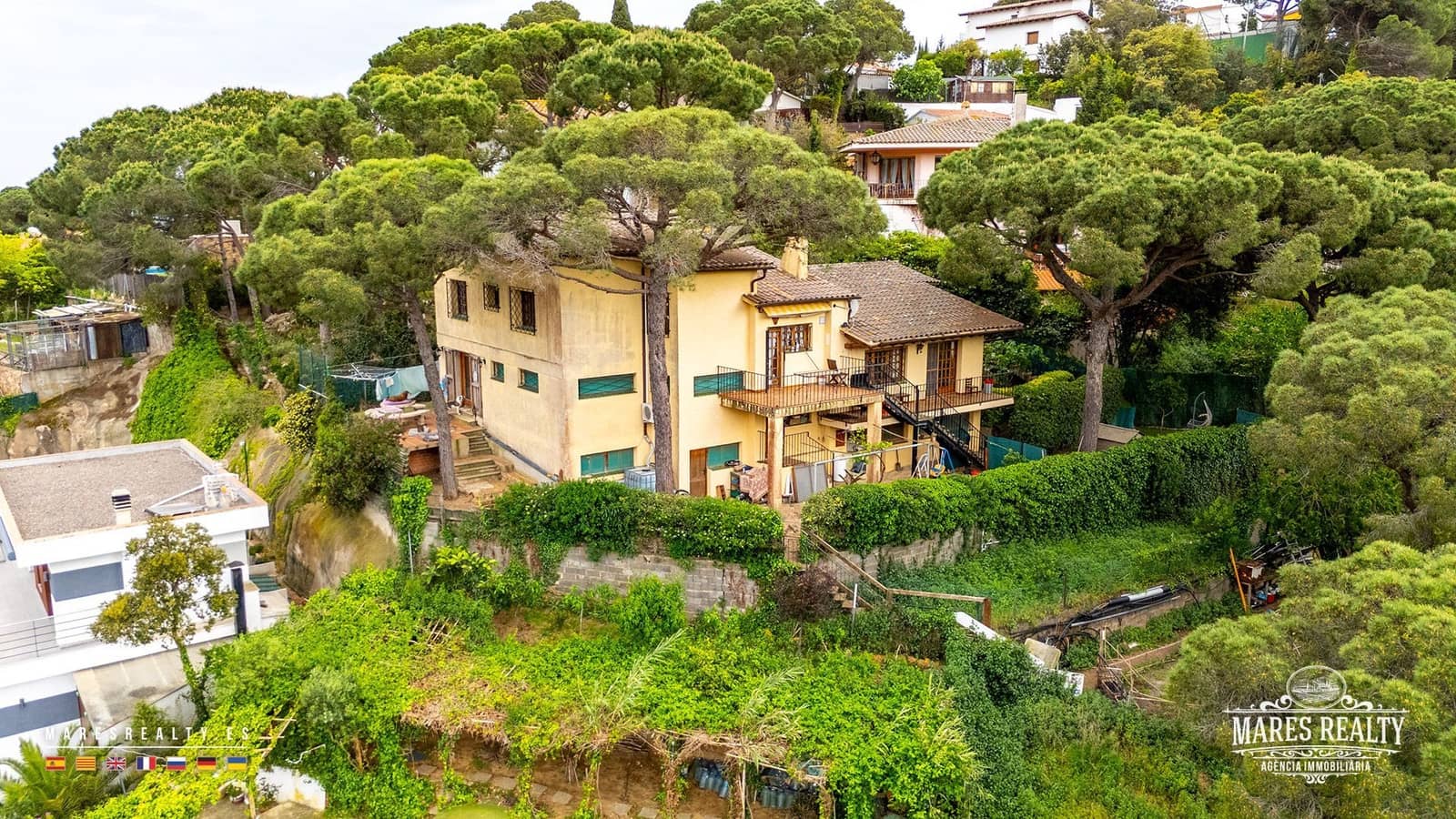 7 soveværelse Villa til salg i Lloret de Mar med swimmingpool - € 310.000 (Ref: 8980091)