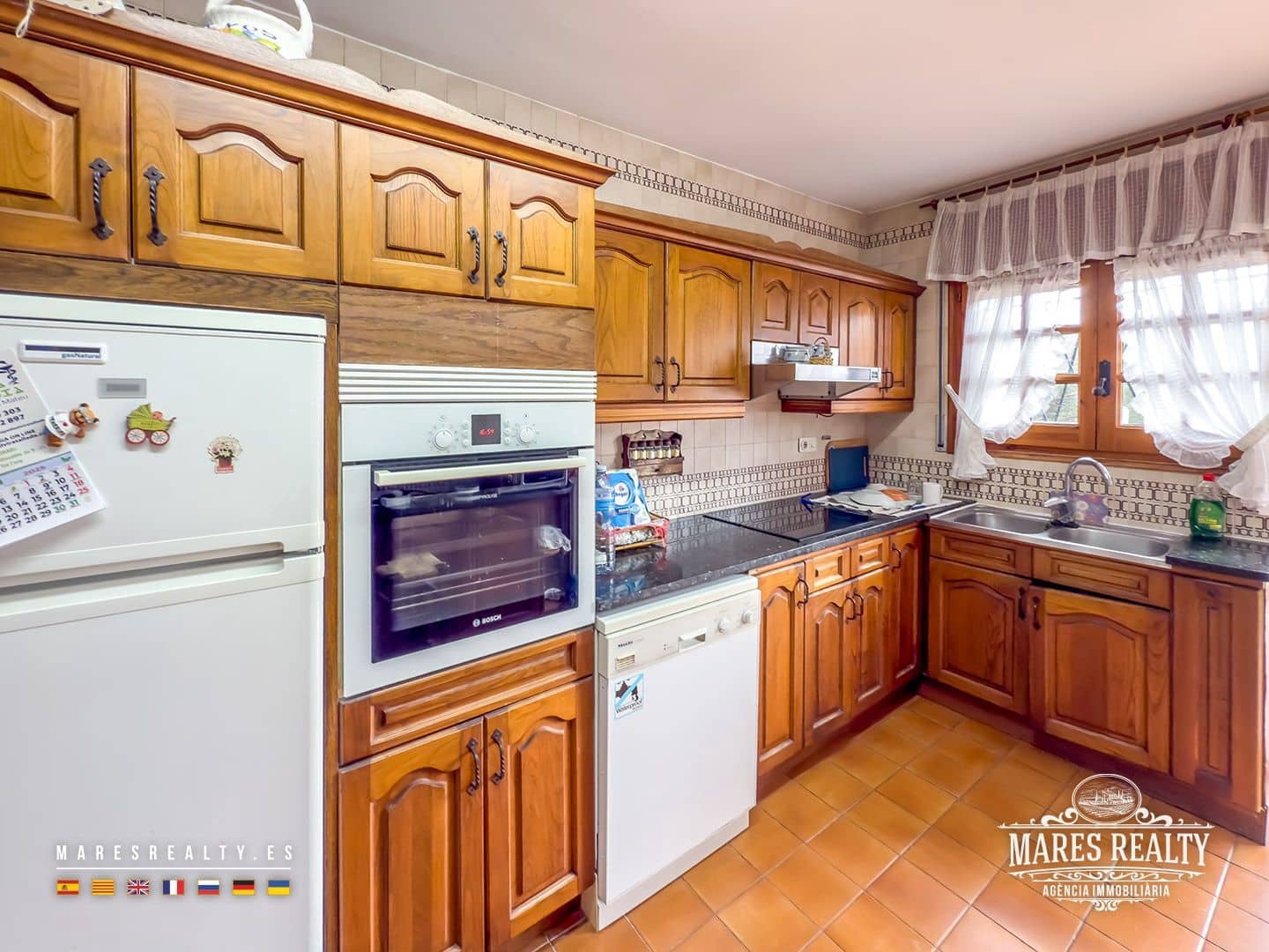 7 soveværelse Villa til salg i Lloret de Mar med swimmingpool - € 310.000 (Ref: 8980091)