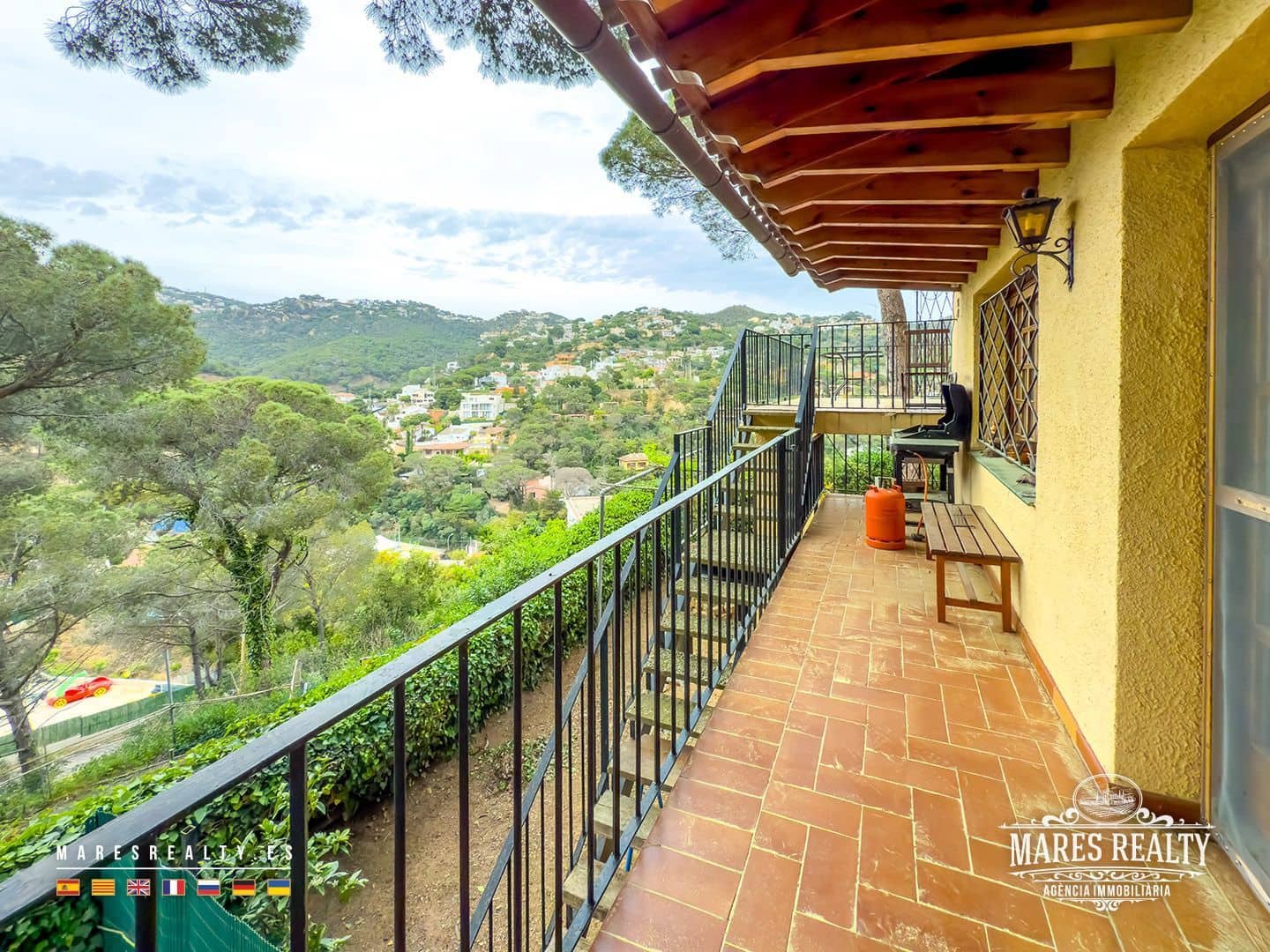 7 soveværelse Villa til salg i Lloret de Mar med swimmingpool - € 310.000 (Ref: 8980091)