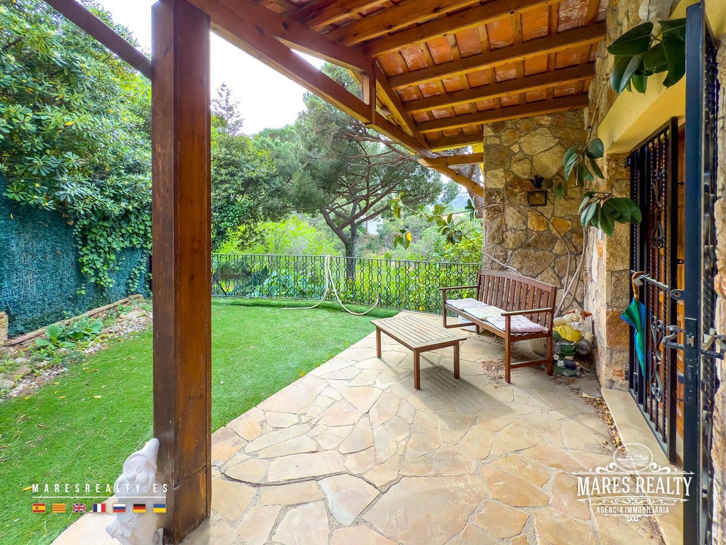 7 soveværelse Villa til salg i Lloret de Mar med swimmingpool - € 310.000 (Ref: 8980091)