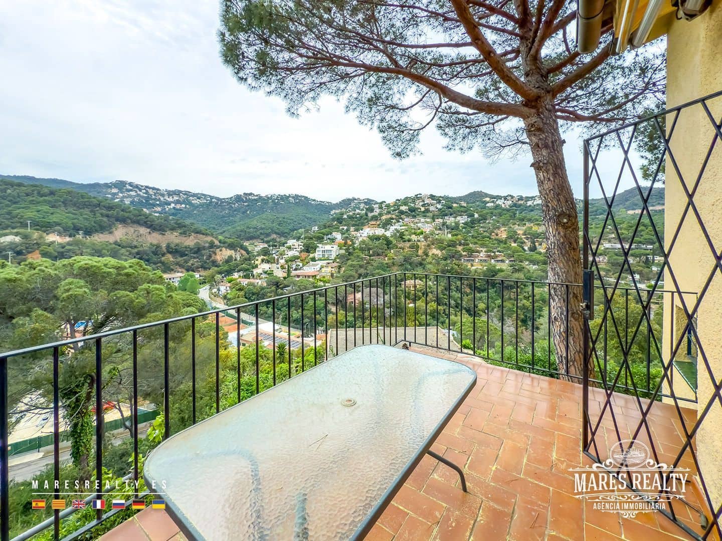 7 soveværelse Villa til salg i Lloret de Mar med swimmingpool - € 310.000 (Ref: 8980091)