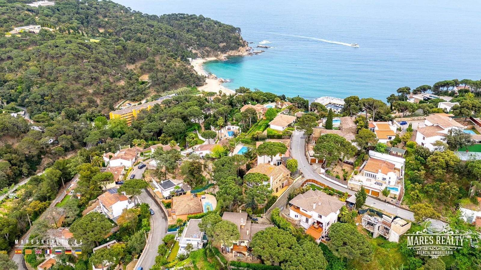 7 soveværelse Villa til salg i Lloret de Mar med swimmingpool - € 310.000 (Ref: 8980091)