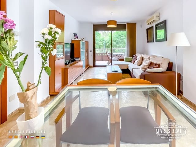 3 bedroom Flat for sale in Malgrat de Mar with garage - € 270,000 (Ref: 8982106)