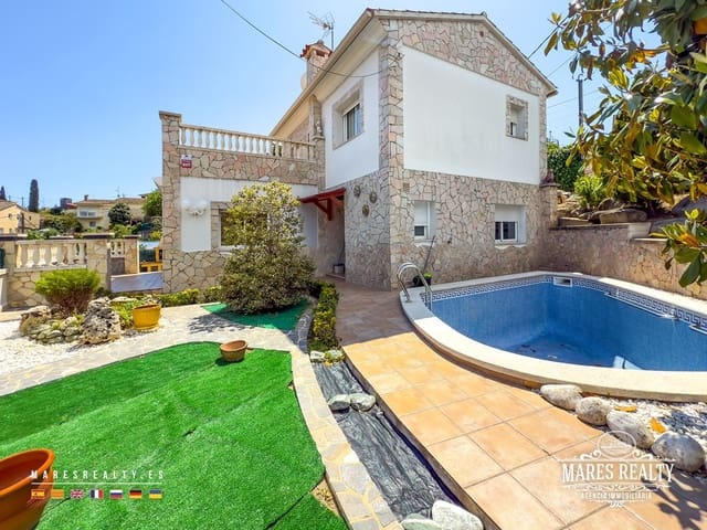 4 soveværelse Villa til salg i Lloret de Mar med garage - € 779.000 (Ref: 8990396)