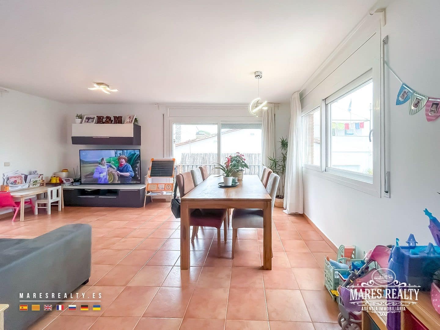 4 makuuhuone Huvila vuokrattavana paikassa Canet de Mar mukana 
autotalli - 2 800 € (Ref: 9004646)