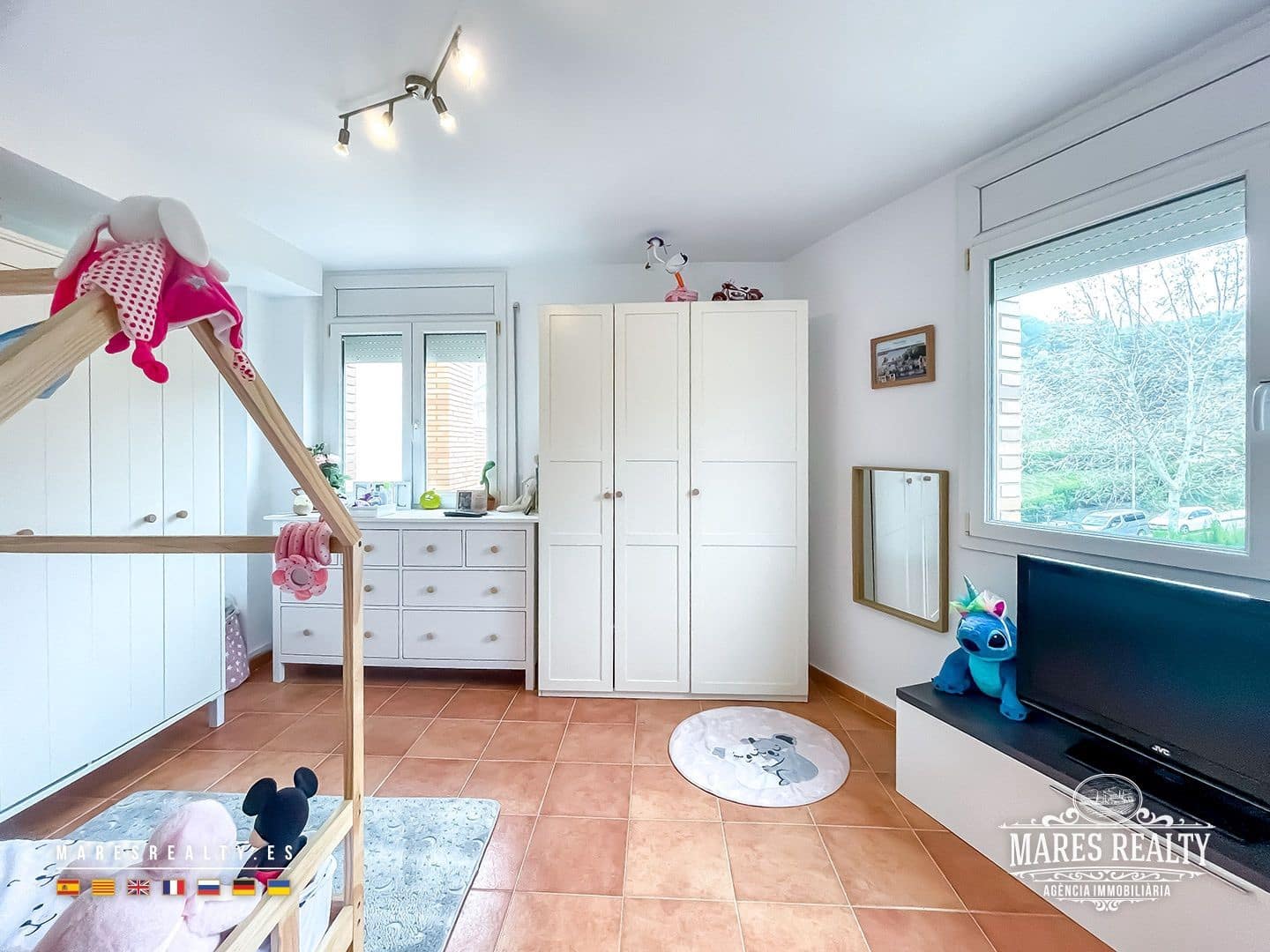 4 makuuhuone Huvila vuokrattavana paikassa Canet de Mar mukana 
autotalli - 2 800 € (Ref: 9004646)