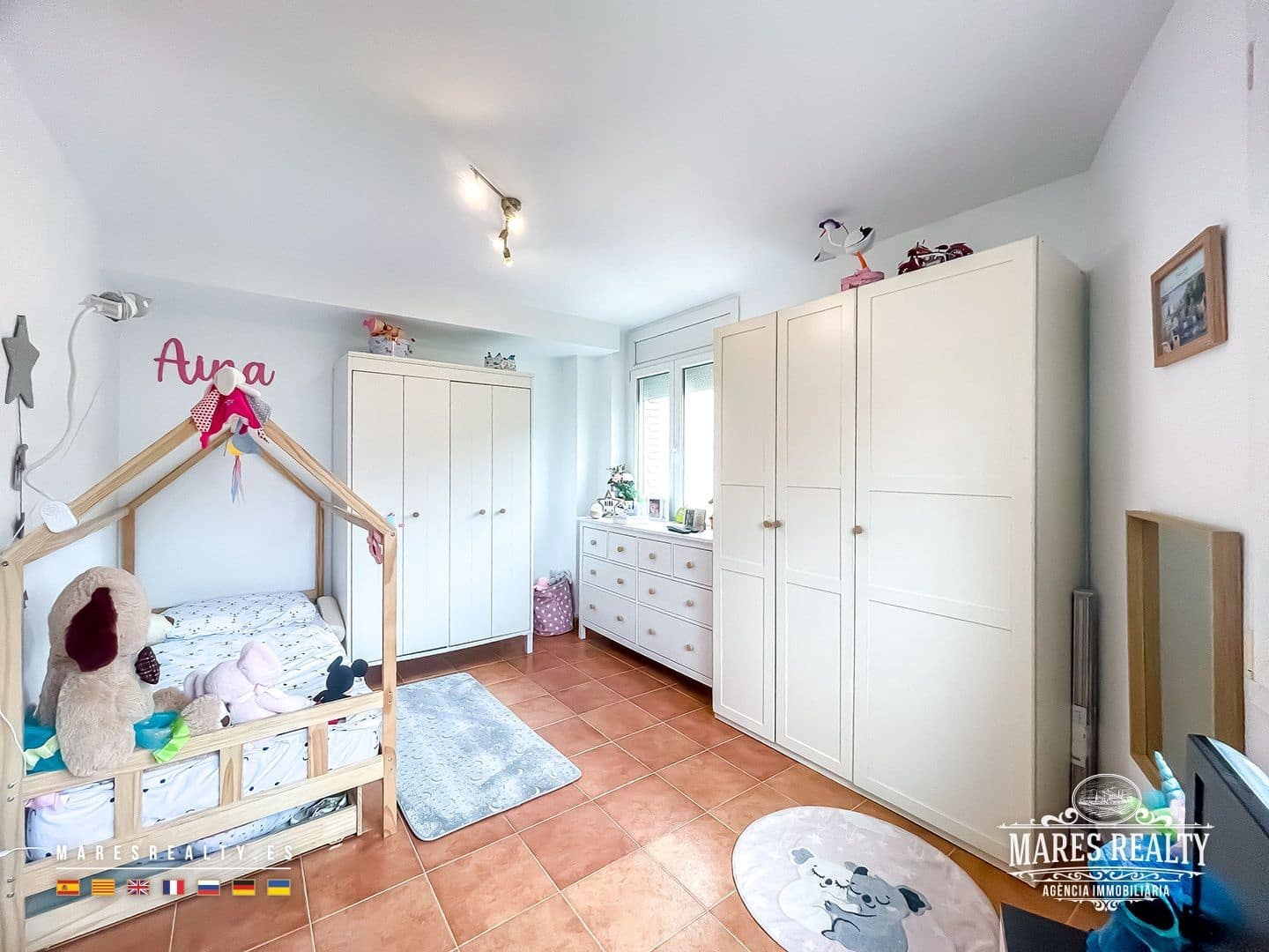 4 makuuhuone Huvila vuokrattavana paikassa Canet de Mar mukana 
autotalli - 2 800 € (Ref: 9004646)