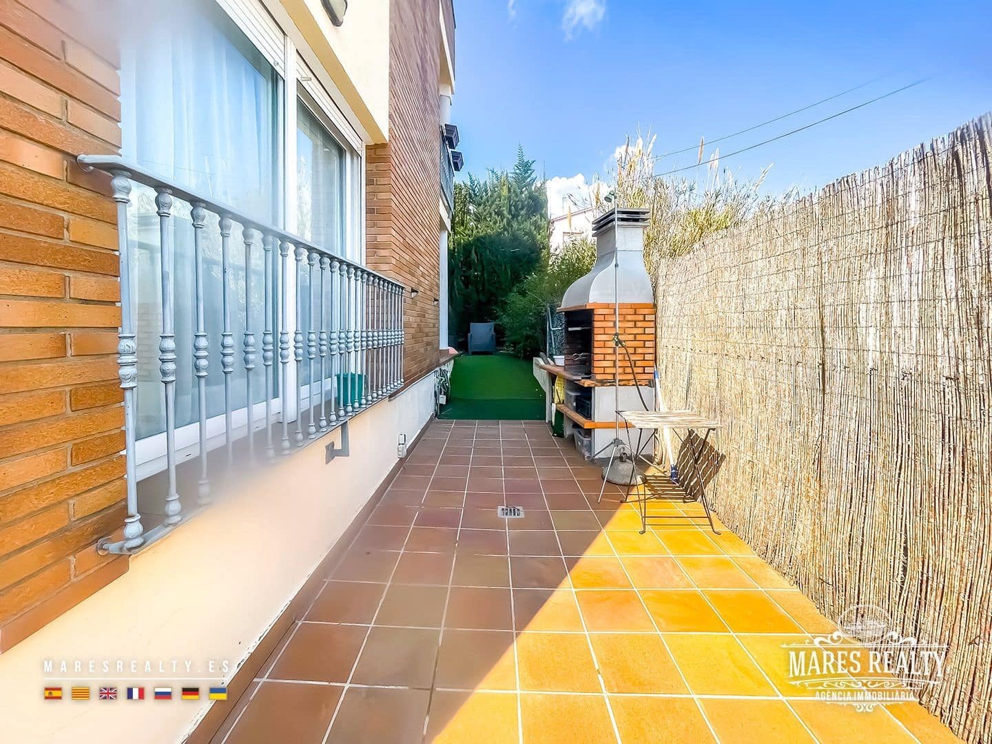 4 makuuhuone Huvila vuokrattavana paikassa Canet de Mar mukana 
autotalli - 2 800 € (Ref: 9004646)