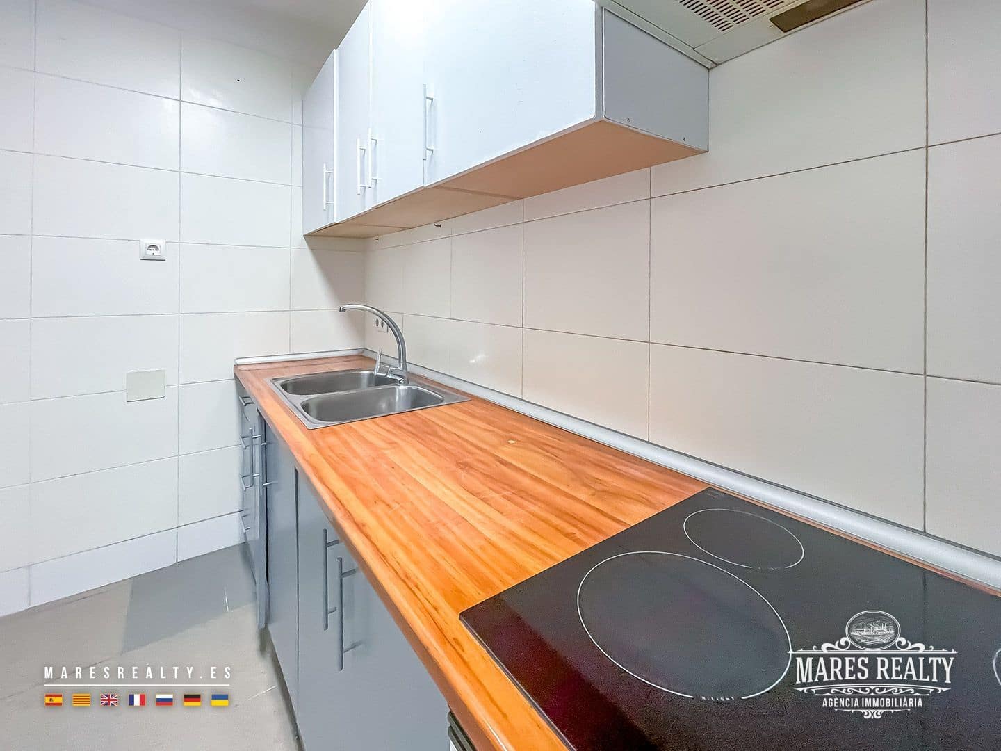 3 bedroom Flat for sale in Pineda de Mar - € 175,000 (Ref: 9026313)