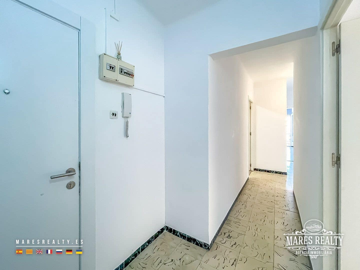 3 bedroom Flat for sale in Pineda de Mar - € 175,000 (Ref: 9026313)