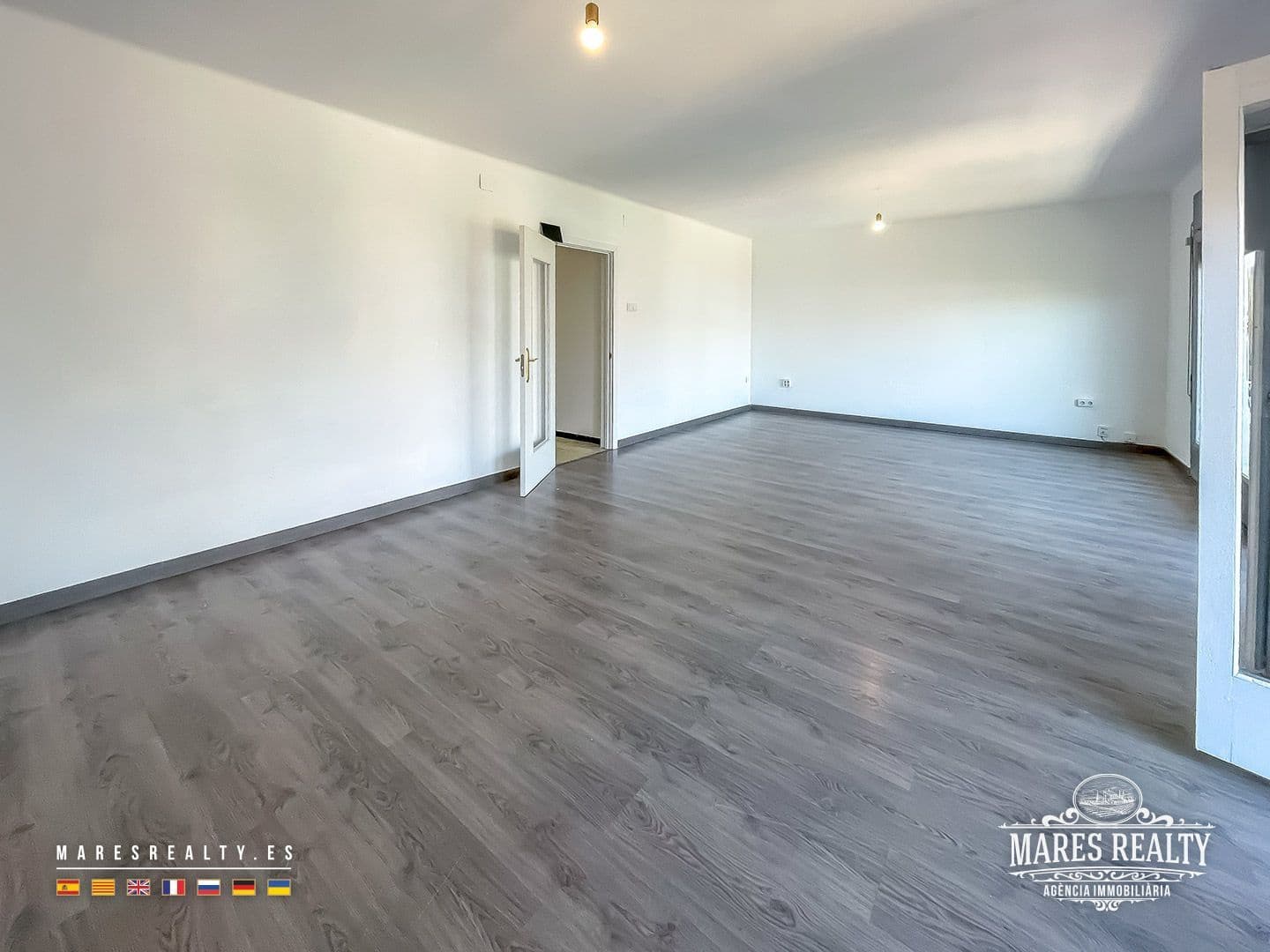 3 bedroom Flat for sale in Pineda de Mar - € 175,000 (Ref: 9026313)