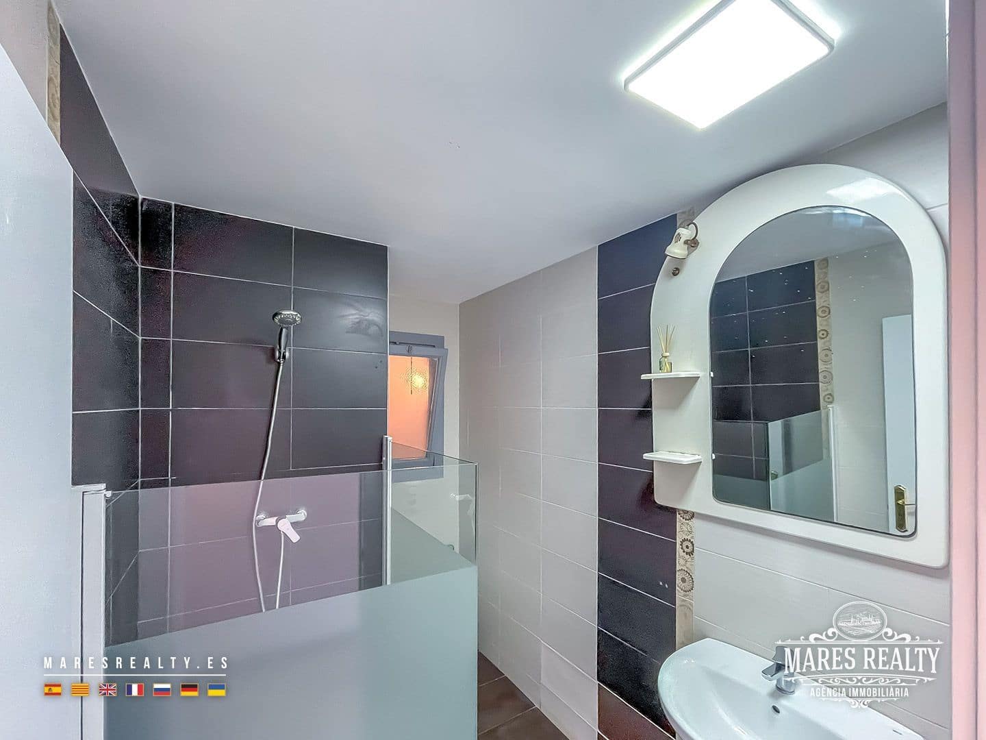 3 bedroom Flat for sale in Pineda de Mar - € 175,000 (Ref: 9026313)