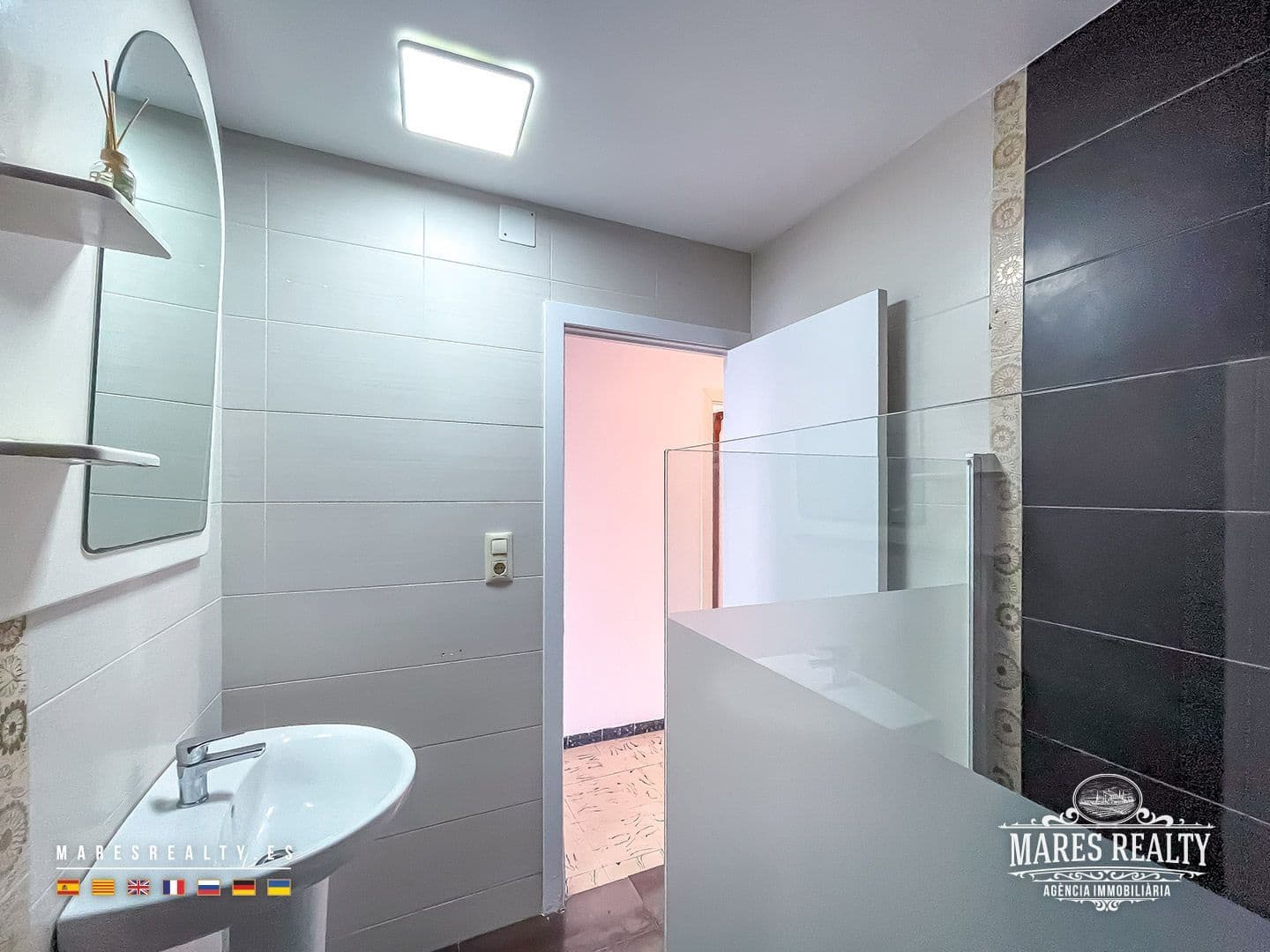 3 bedroom Flat for sale in Pineda de Mar - € 175,000 (Ref: 9026313)