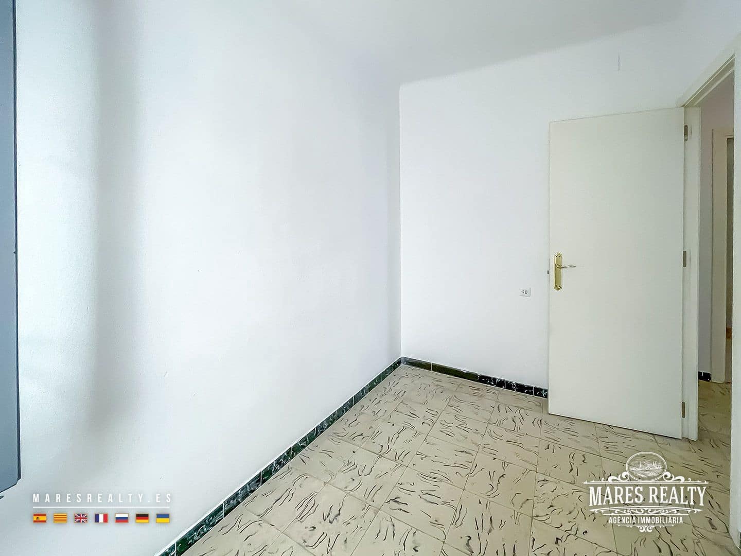 3 bedroom Flat for sale in Pineda de Mar - € 175,000 (Ref: 9026313)