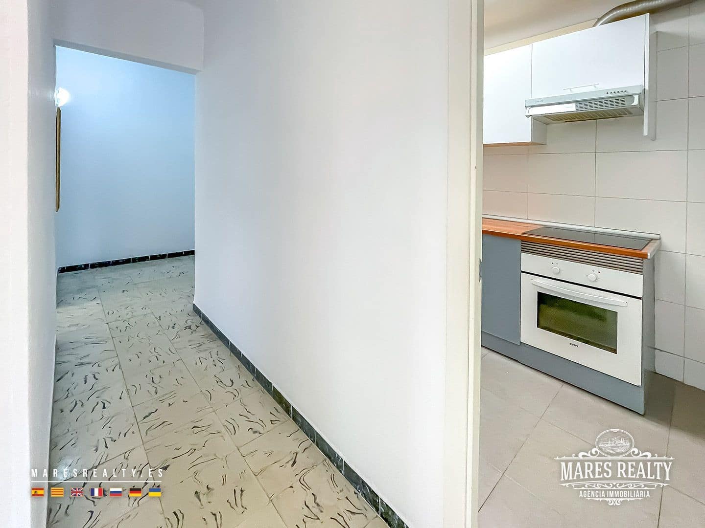 3 bedroom Flat for sale in Pineda de Mar - € 175,000 (Ref: 9026313)