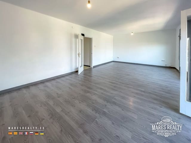 3 bedroom Flat for sale in Pineda de Mar - € 175,000 (Ref: 9026313)