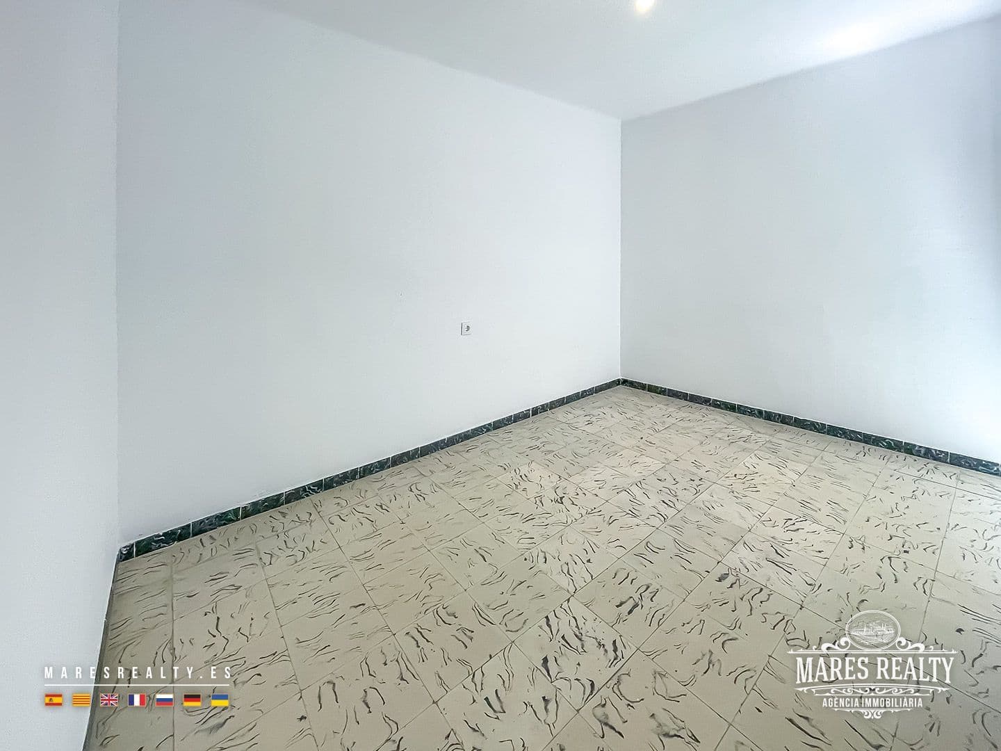 3 bedroom Flat for sale in Pineda de Mar - € 175,000 (Ref: 9026313)