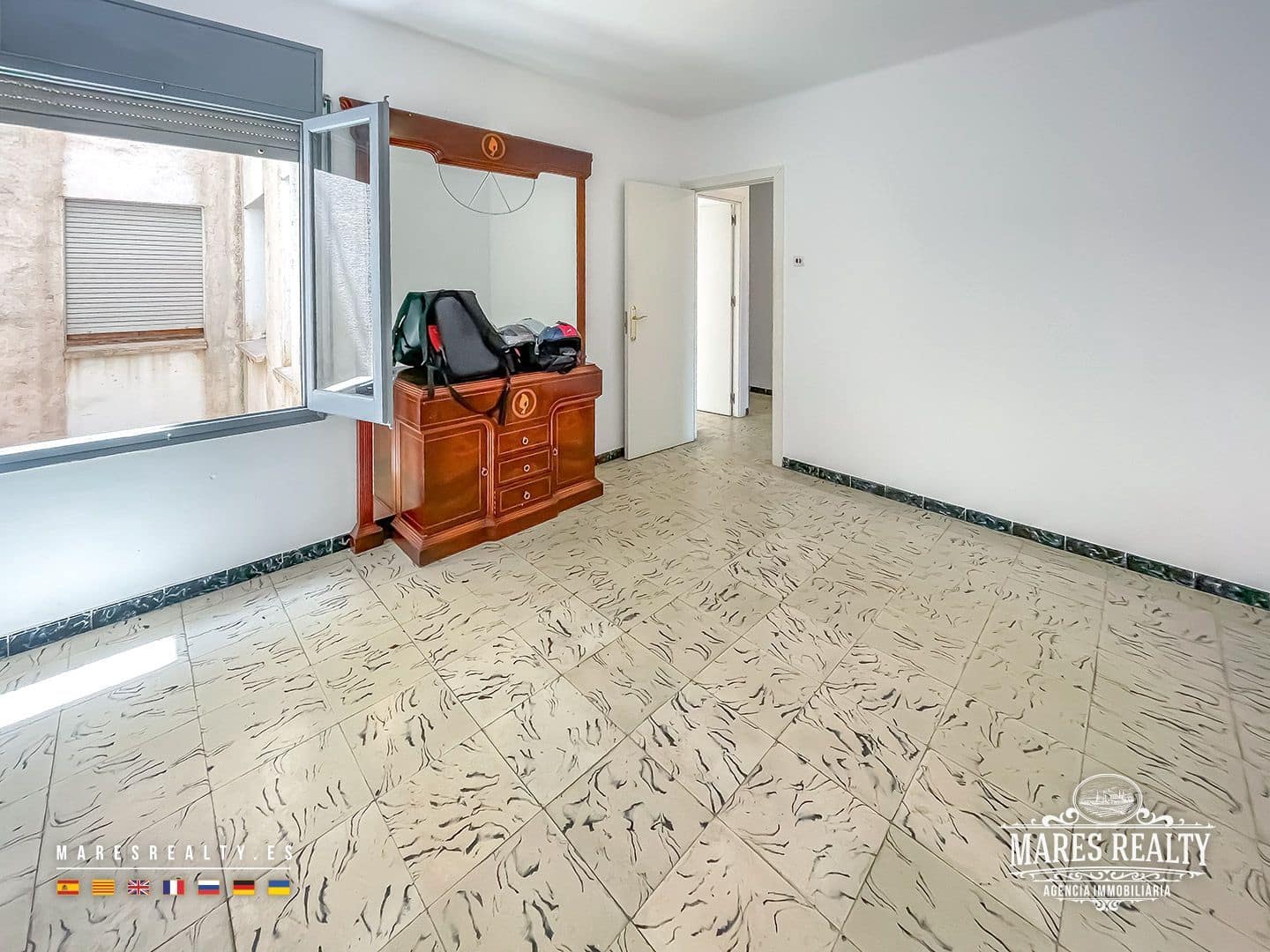 3 bedroom Flat for sale in Pineda de Mar - € 175,000 (Ref: 9026313)