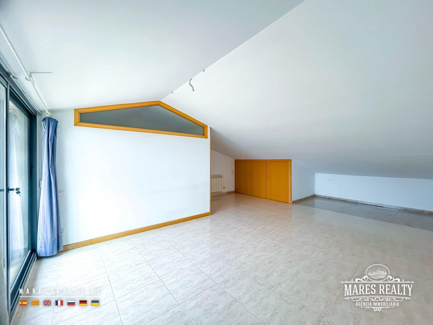 4 quarto Moradia Geminada para venda em Cabrils com garagem - 650 000 € (Ref: 9058809)