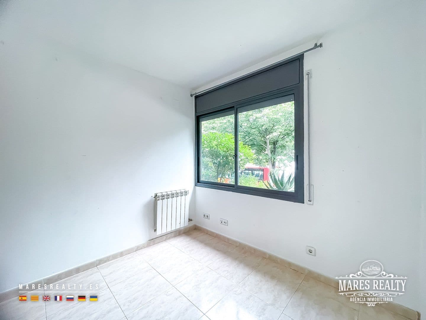 4 quarto Moradia Geminada para venda em Cabrils com garagem - 650 000 € (Ref: 9058809)