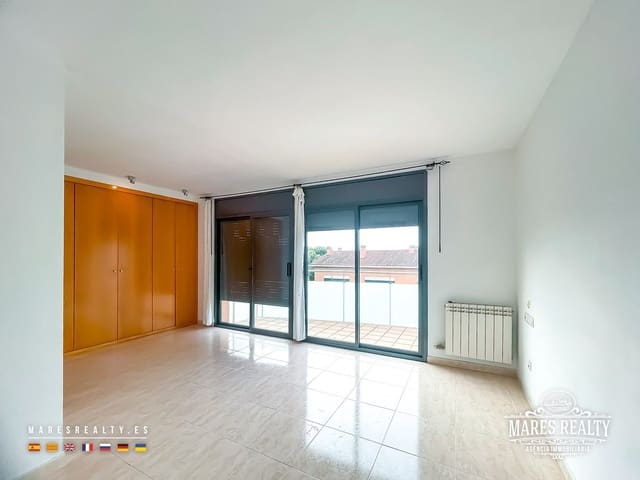 4 slaapkamer Halfvrijstaande villa te koop in Cabrils met garage - € 650.000 (Ref: 9058809)