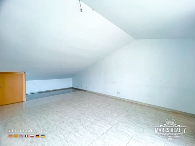4 slaapkamer Halfvrijstaande villa te koop in Cabrils met garage - € 650.000 (Ref: 9058809)