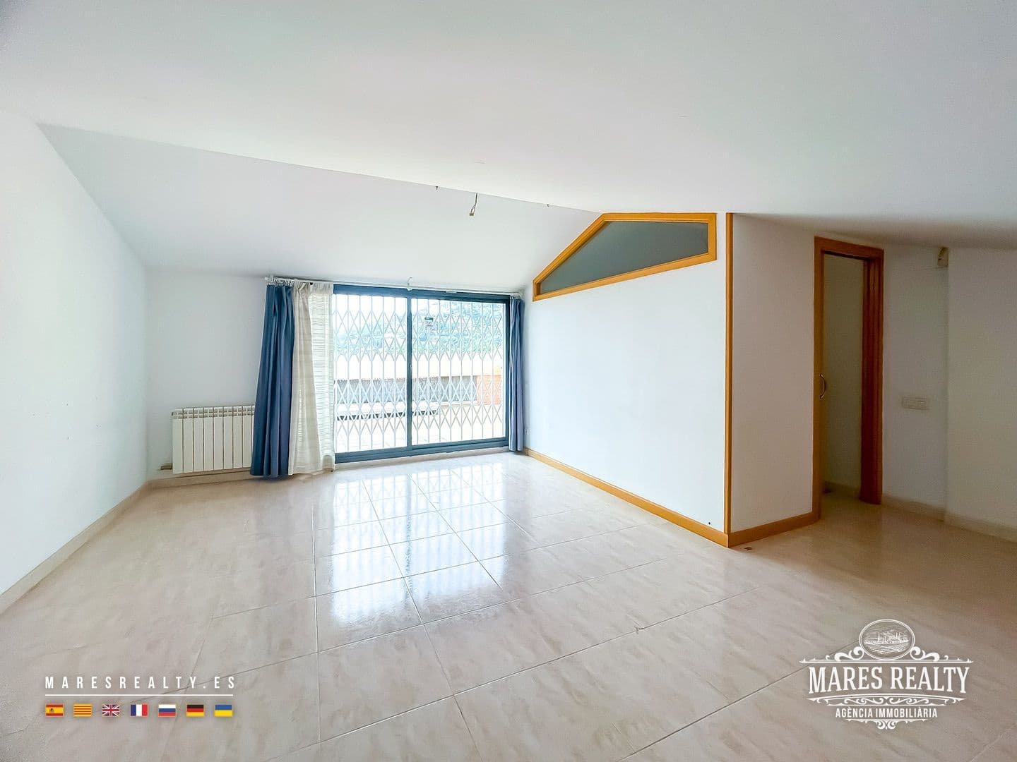 4 quarto Moradia Geminada para venda em Cabrils com garagem - 650 000 € (Ref: 9058809)