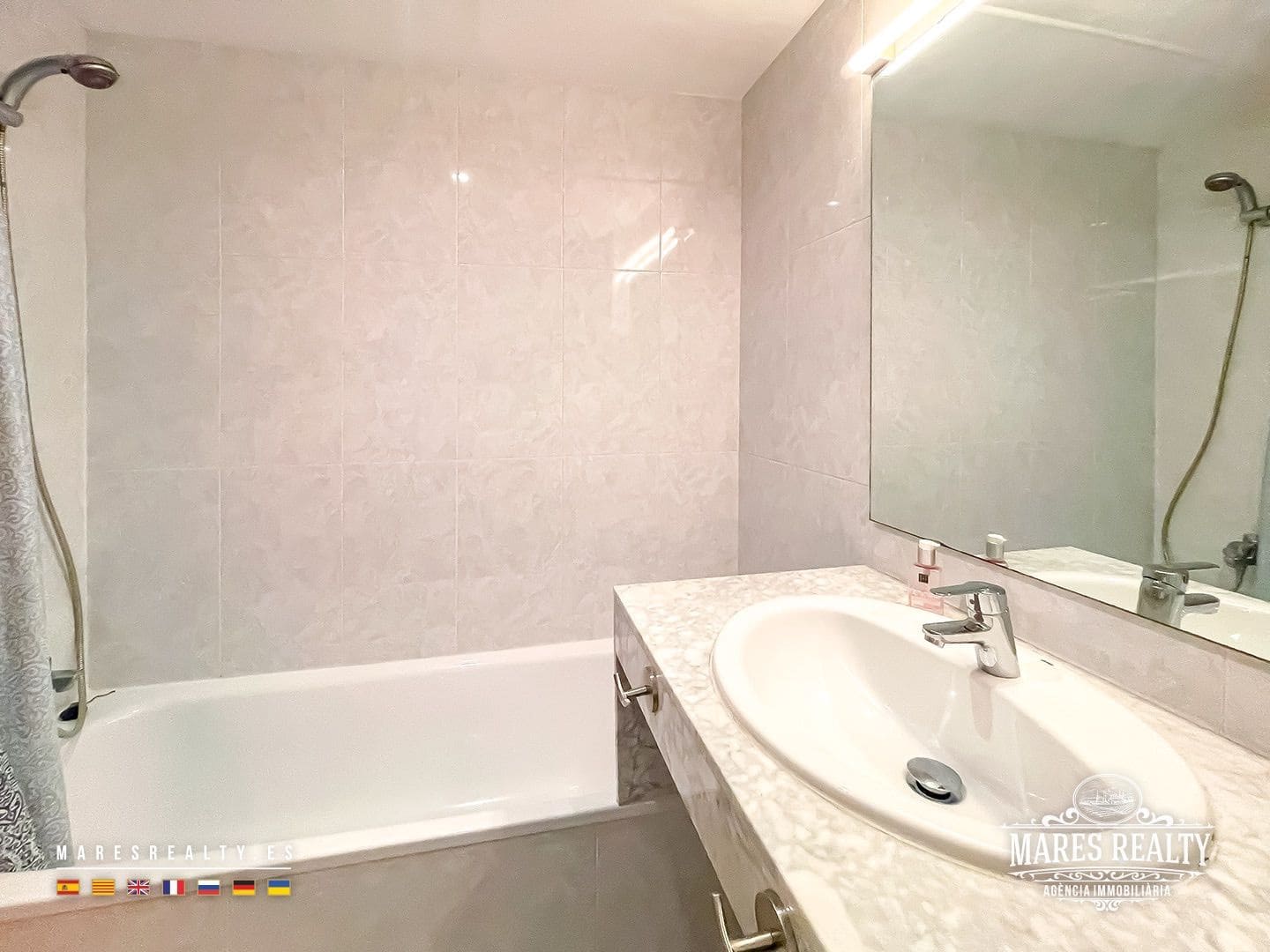 4 quarto Moradia Geminada para venda em Cabrils com garagem - 650 000 € (Ref: 9058809)