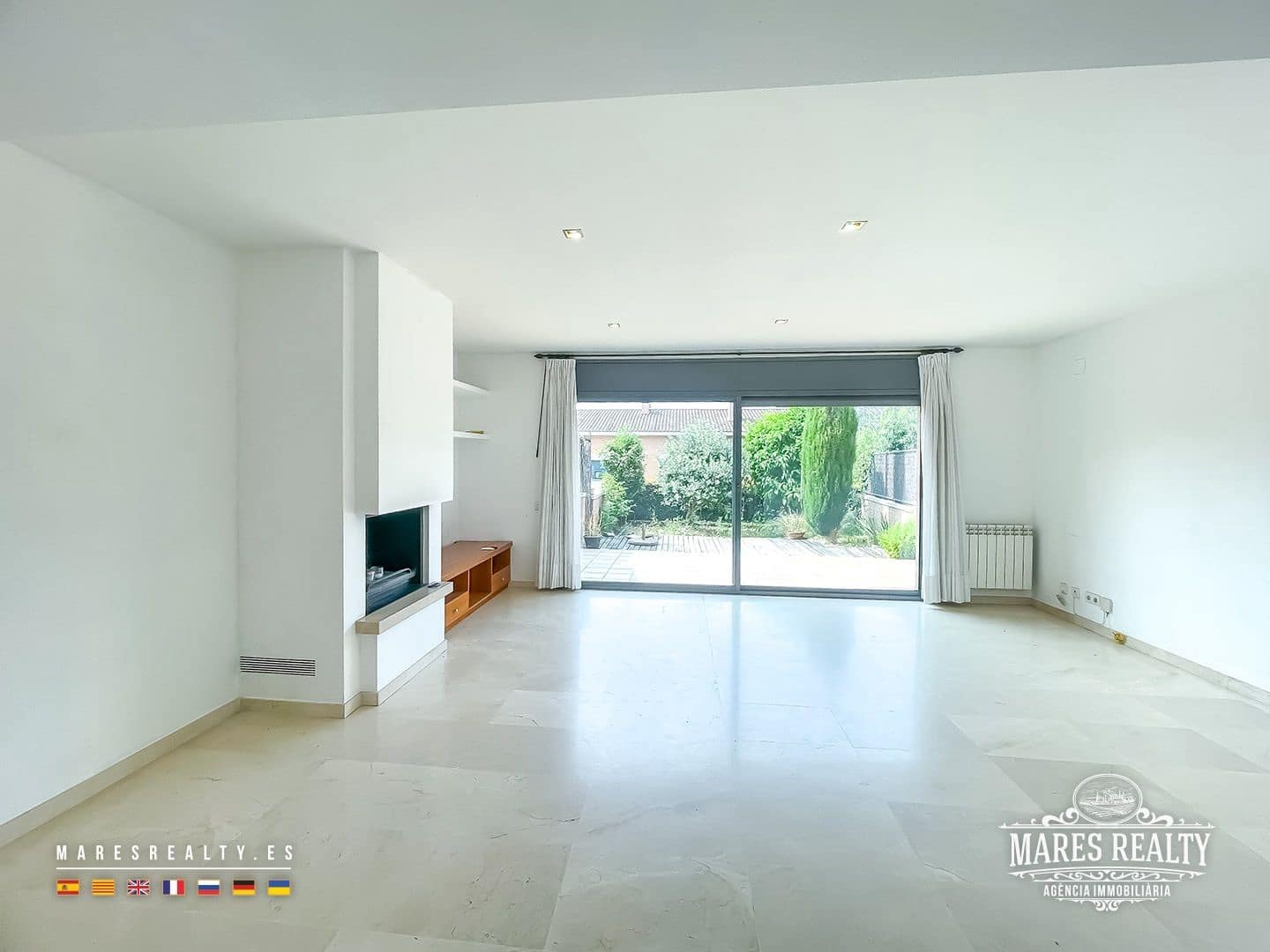 4 quarto Moradia Geminada para venda em Cabrils com garagem - 650 000 € (Ref: 9058809)