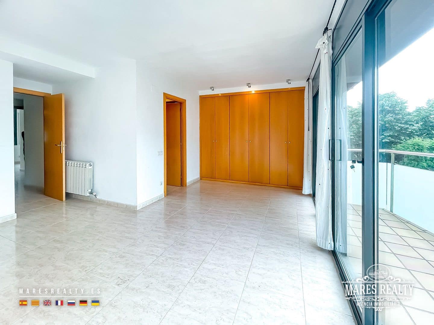 4 quarto Moradia Geminada para venda em Cabrils com garagem - 650 000 € (Ref: 9058809)