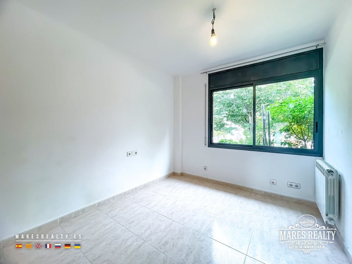 4 quarto Moradia Geminada para venda em Cabrils com garagem - 650 000 € (Ref: 9058809)