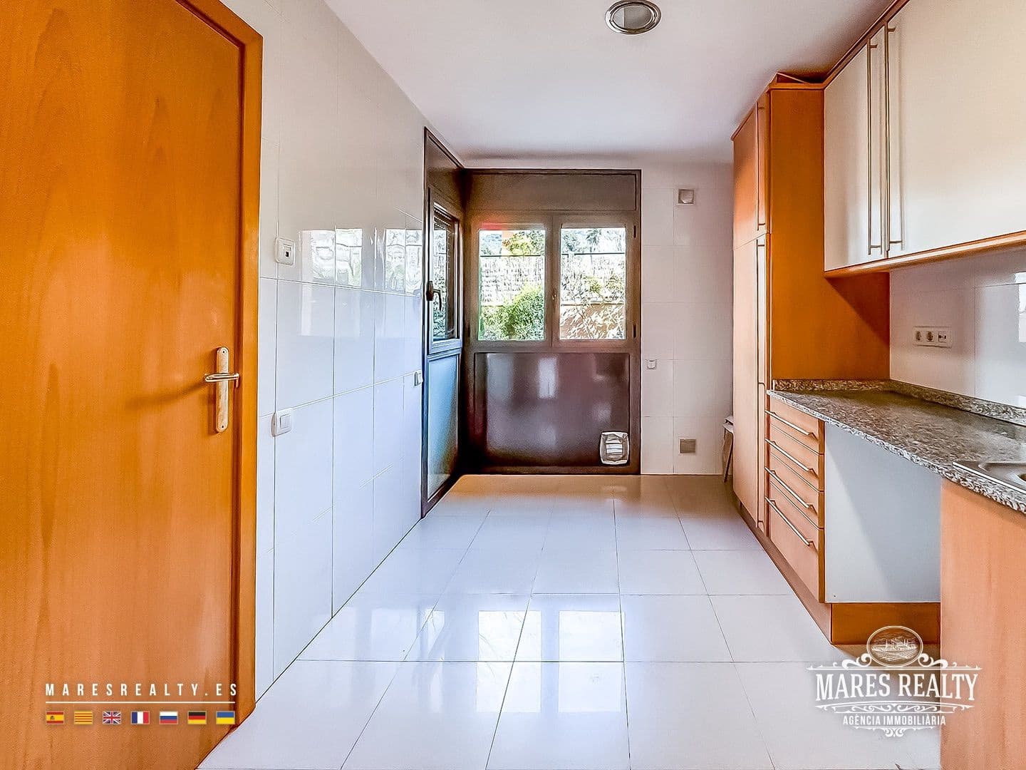 4 quarto Moradia Geminada para venda em Cabrils com garagem - 650 000 € (Ref: 9058809)